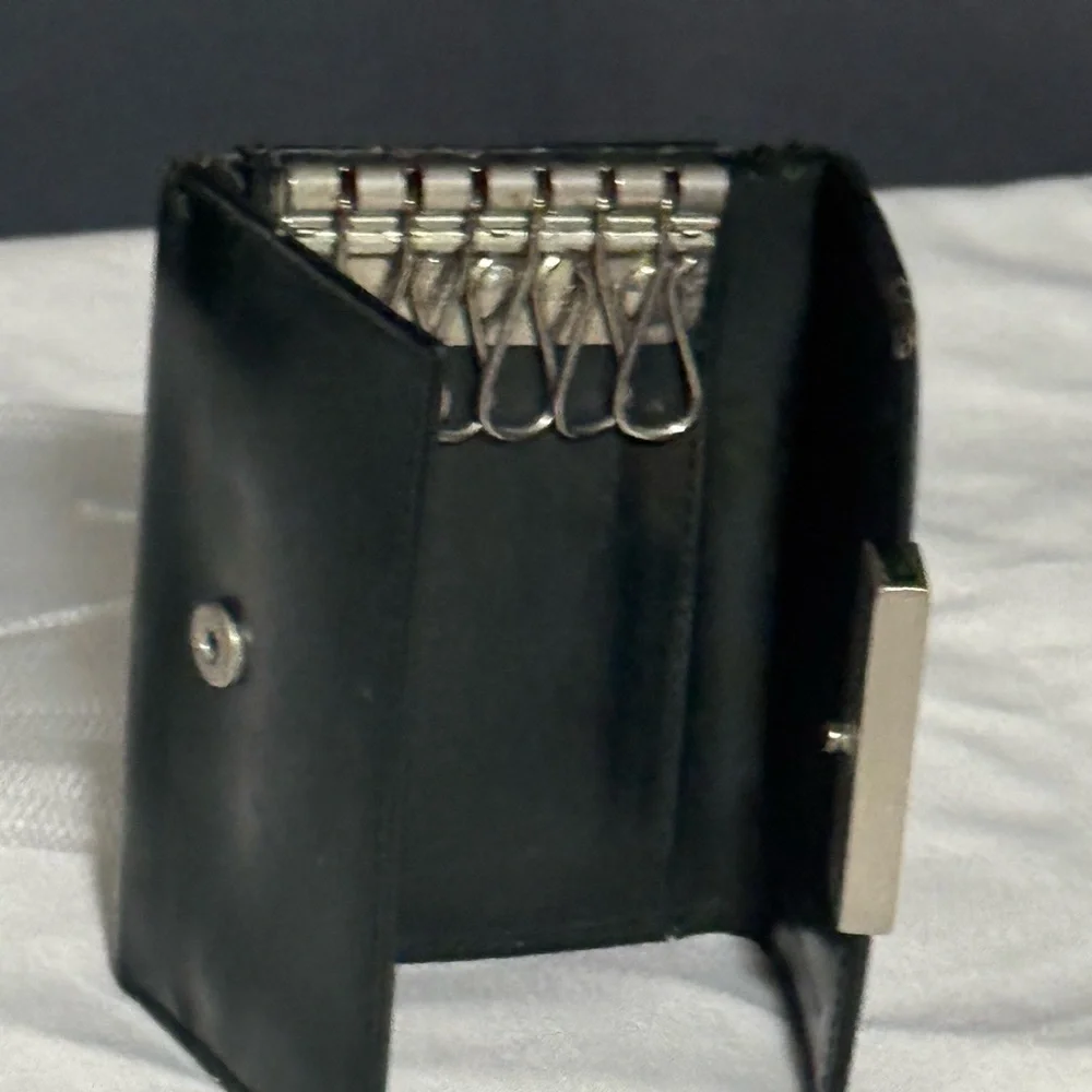 Prada vintage key holder unisex 🔑
